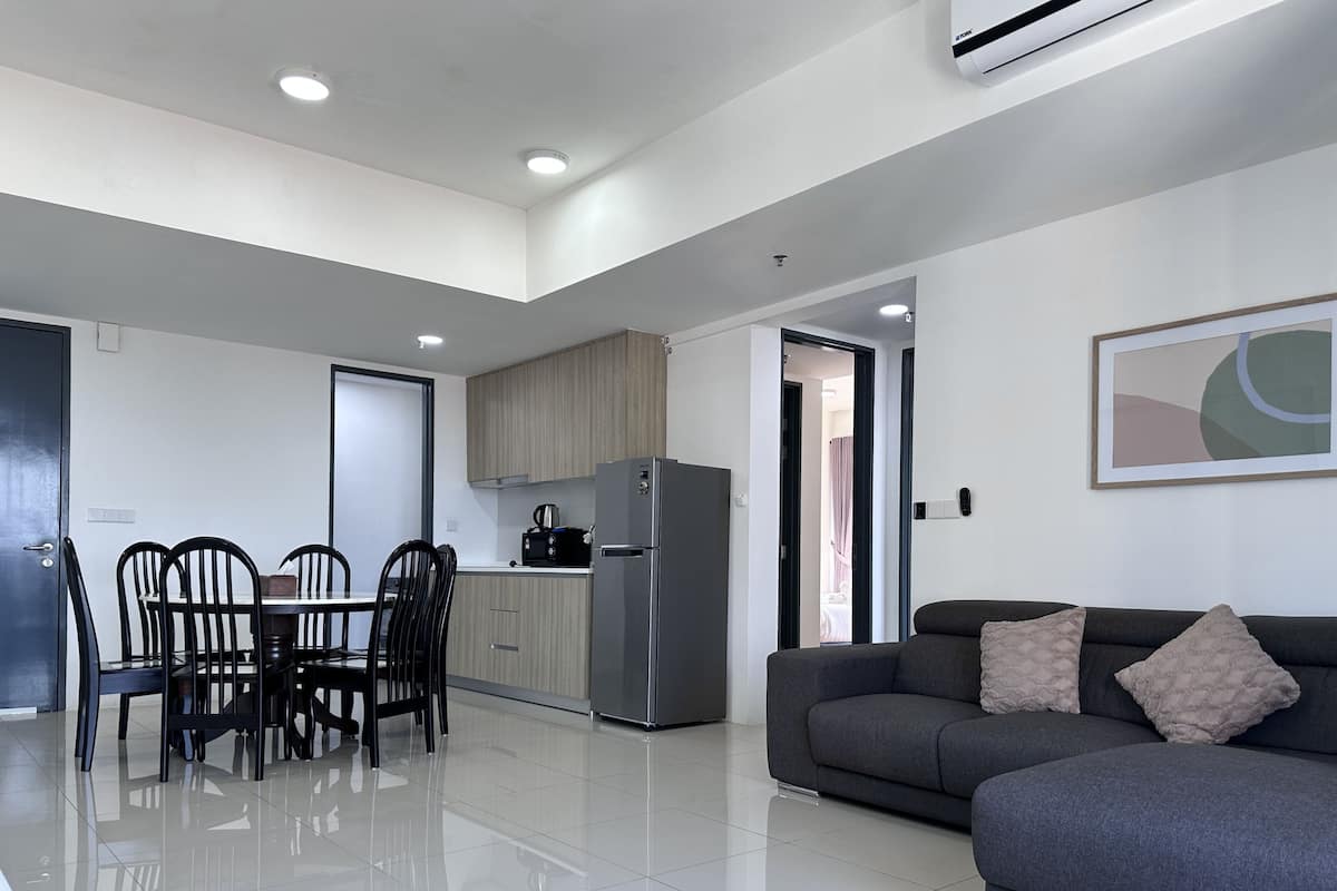 Appartamento Classic, 2 camere da letto, vista città | Area soggiorno