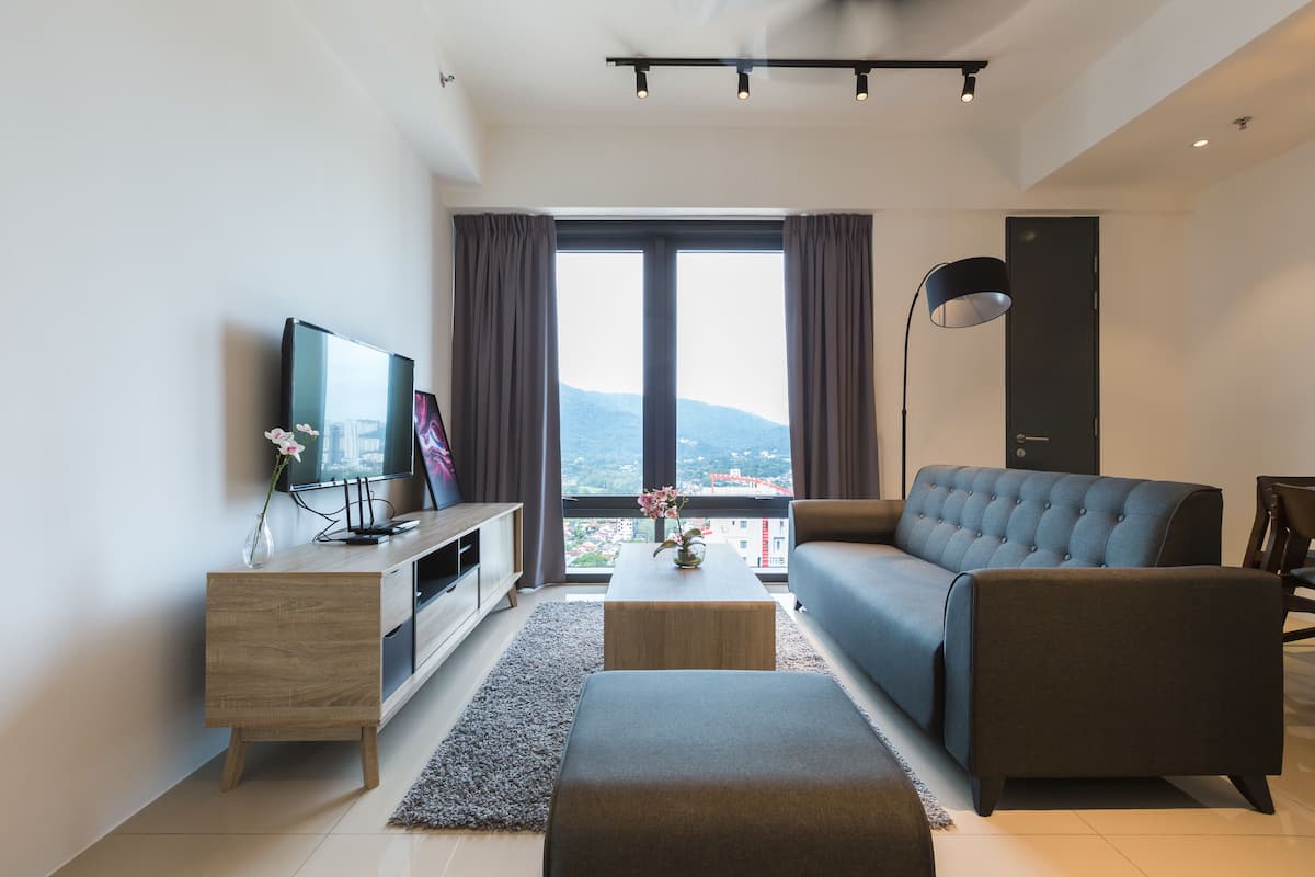 Exclusive Suite, 3 Bedrooms, City View | Blackout drapes, iron/ironing board, WiFi (free), individually decorated