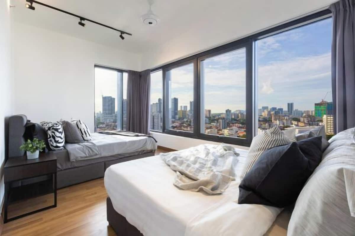 1 bedroom, individually decorated, individually furnished