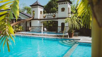 3 outdoor pools