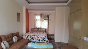 1 bedroom, minibar, desk, rollaway beds