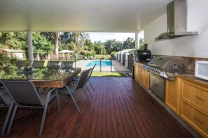 BBQ/picnic area - Mudgee Country Grandeur Home (Mudgee)