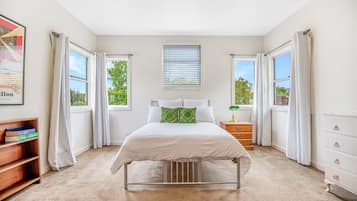 6 bedrooms, iron/ironing board, travel cot, free WiFi