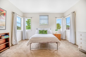 6 bedrooms, iron/ironing board, travel crib, free WiFi