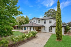 Exterior - Mudgee Country Grandeur Home (Mudgee)