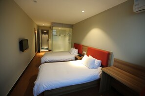 Desk, blackout drapes, free WiFi, bed sheets - Shanghai xiannuo luxury hotel (Shanghai)
