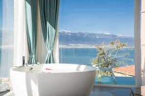 Appartement Duplex Romantique, 1 grand lit, non-fumeurs, patio | Rideaux occultants, chambres insonorisées, Wi-Fi gratuit