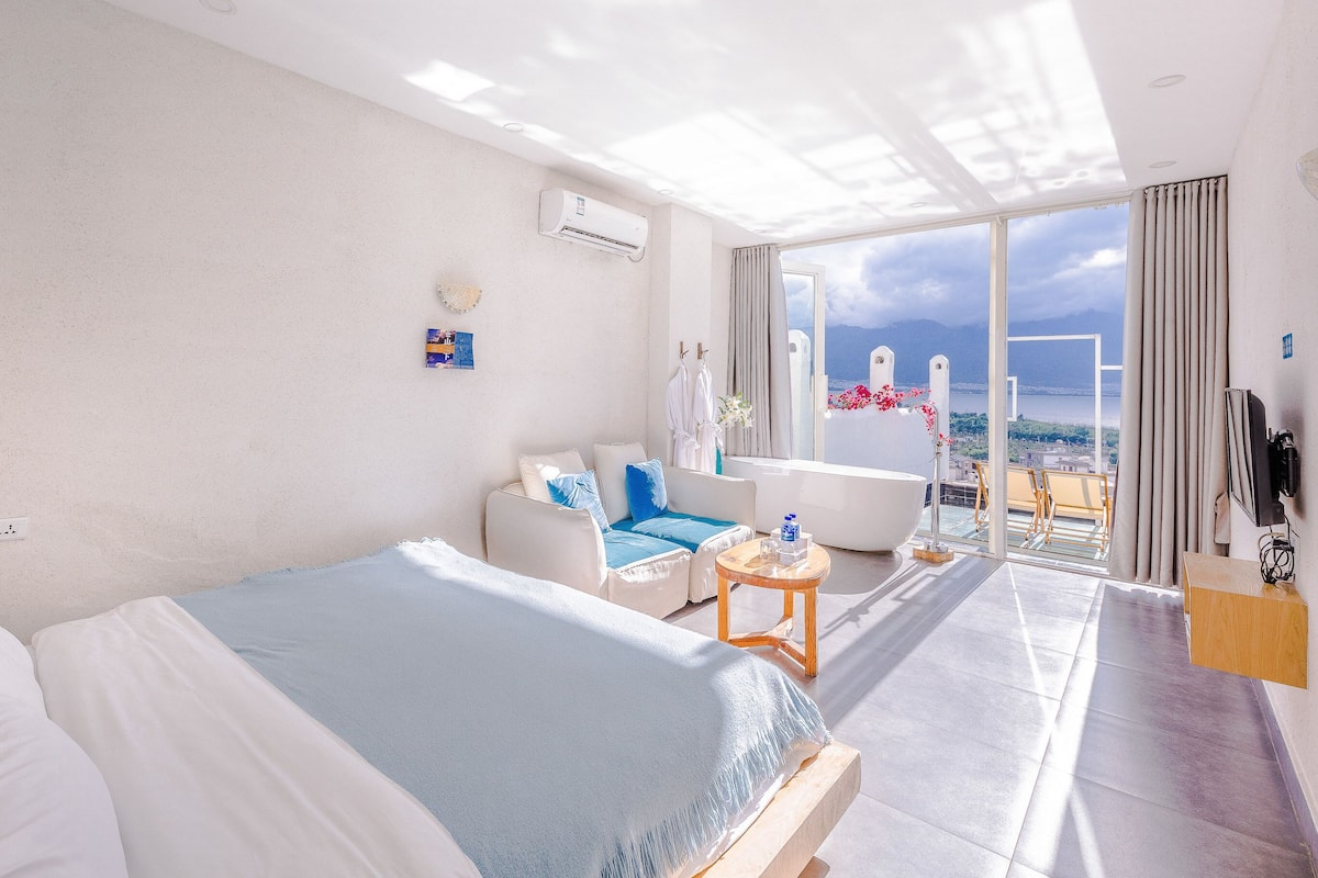Habitación doble Premium, balcón, vista al lago | Cortinas blackout, insonorización y wifi gratis