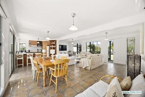 TV - Villa de mer at Phillip Island (Phillip Island)