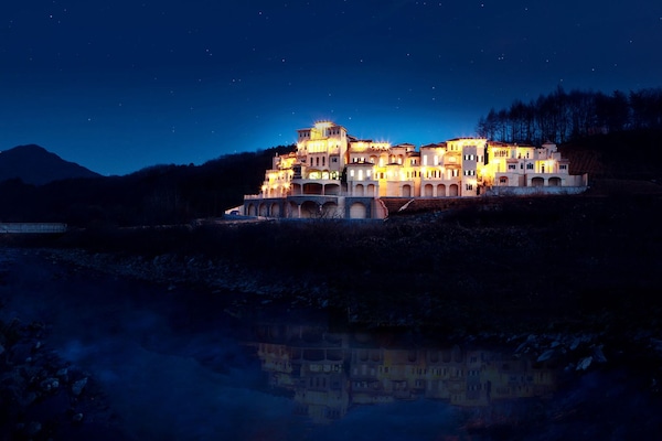 Front of property – evening/night