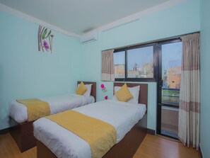 Suite | Free WiFi - OYO 271 Hotel Golden Three (Godavari)