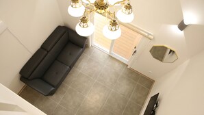 Unclassified image, 3 of 14, button - Hyovely House (Hongcheon)
