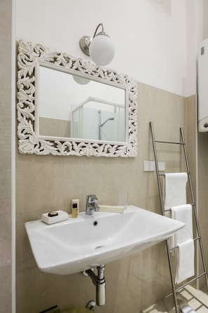 Standard-Einzelzimmer | Badezimmer