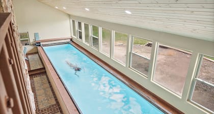 PRIVATE SISÄLTÄ 44ft HEATED LAP POOL w / Perfect Pikes Peak Views! Video Tour
