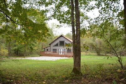 Relaxing Log Cabin Sleeps 6