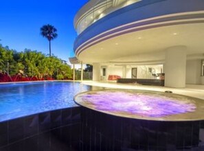 Beheizter Pool