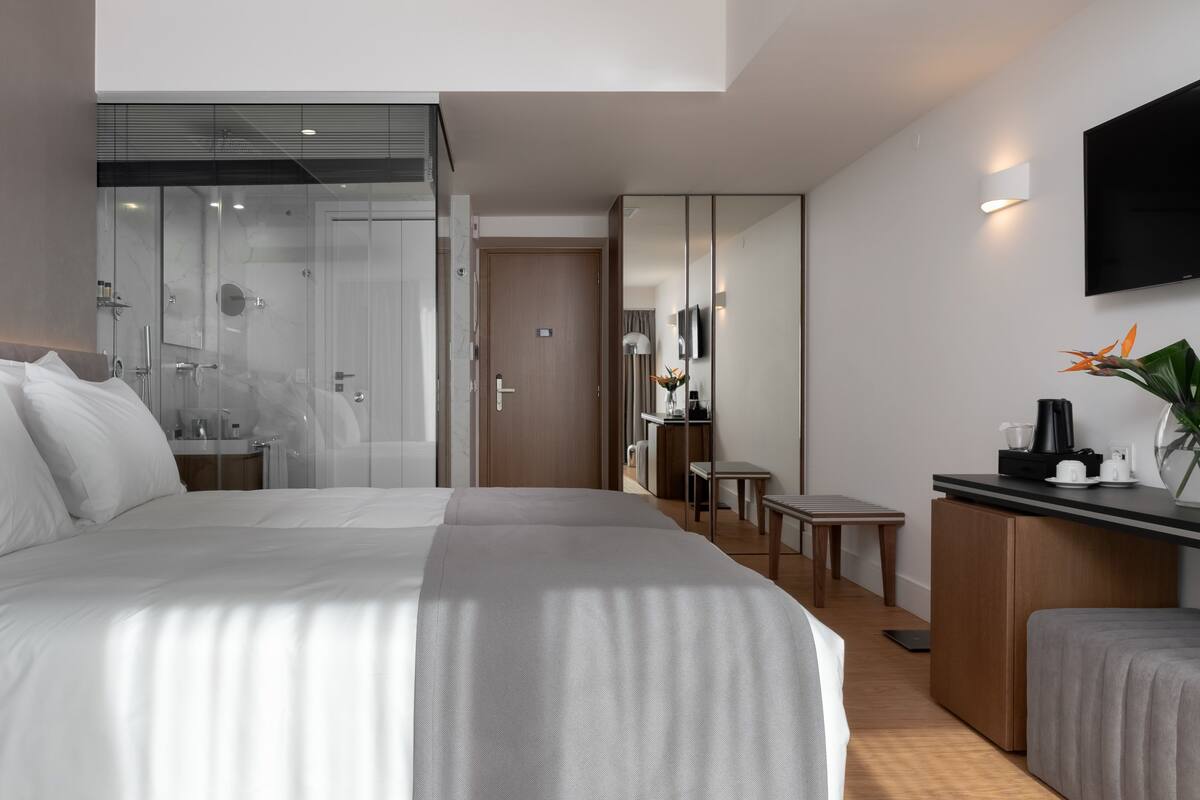 Classic Room | Premium bedding, minibar, in-room safe, desk