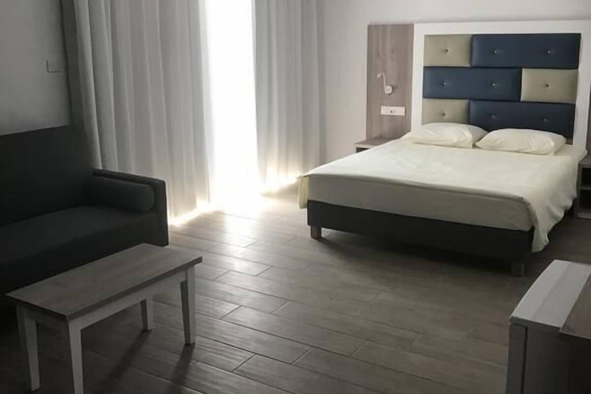 Family Room (Sofa Bed) | Premium bedding, minibar, in-room safe, soundproofing