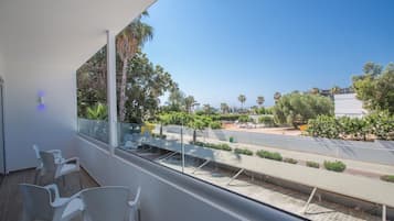 Superior-Zimmer, 2 Schlafzimmer | Blick vom Balkon