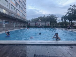 Outdoor pool - Bridge View Apartment (Ho Chi Minh City)