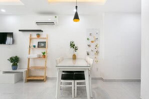 Deluxe Apartment | In-room dining - OYO 122 Vela Apartment (Ho Chi Minh City)
