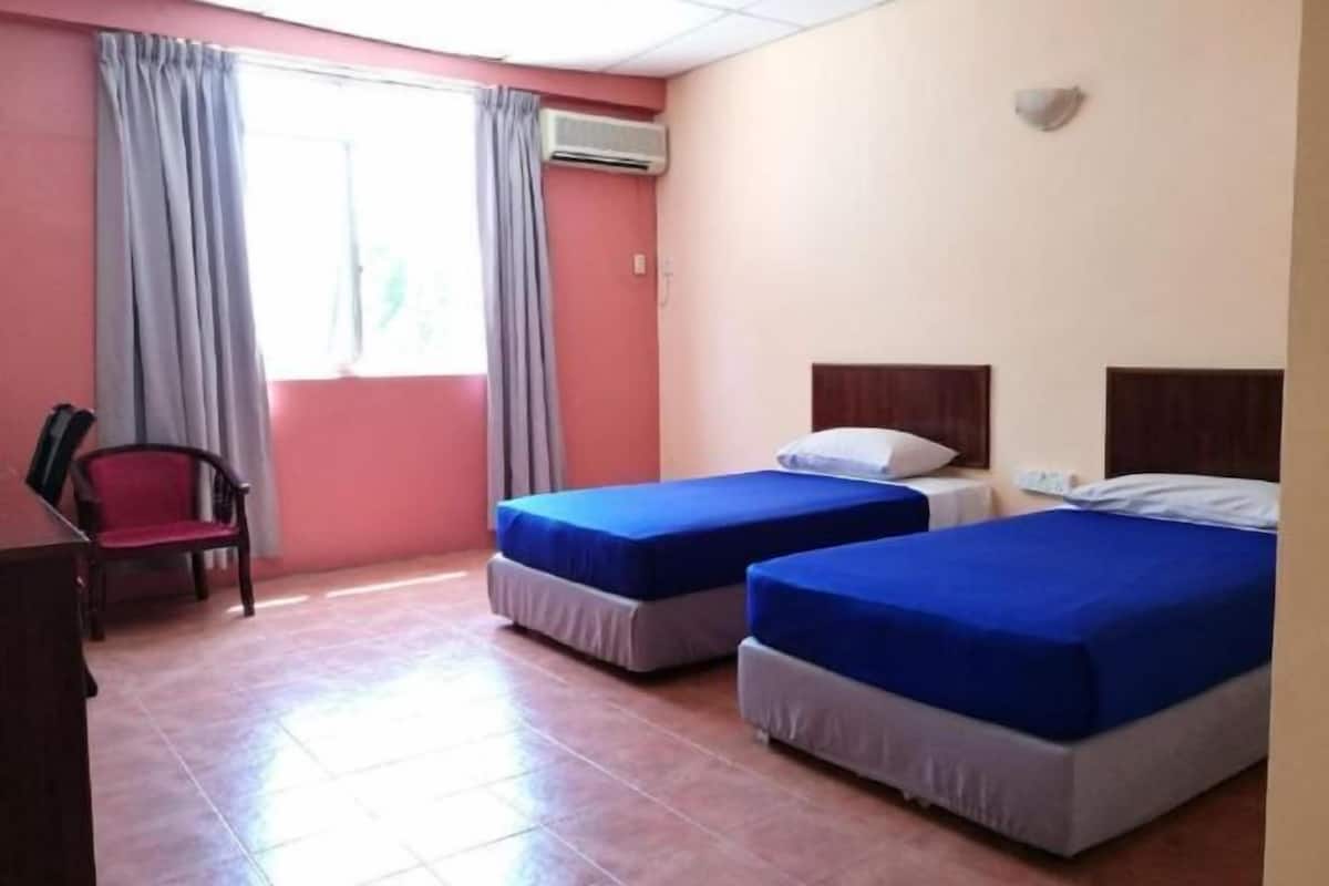Premium bedding, individually decorated, individually furnished, desk