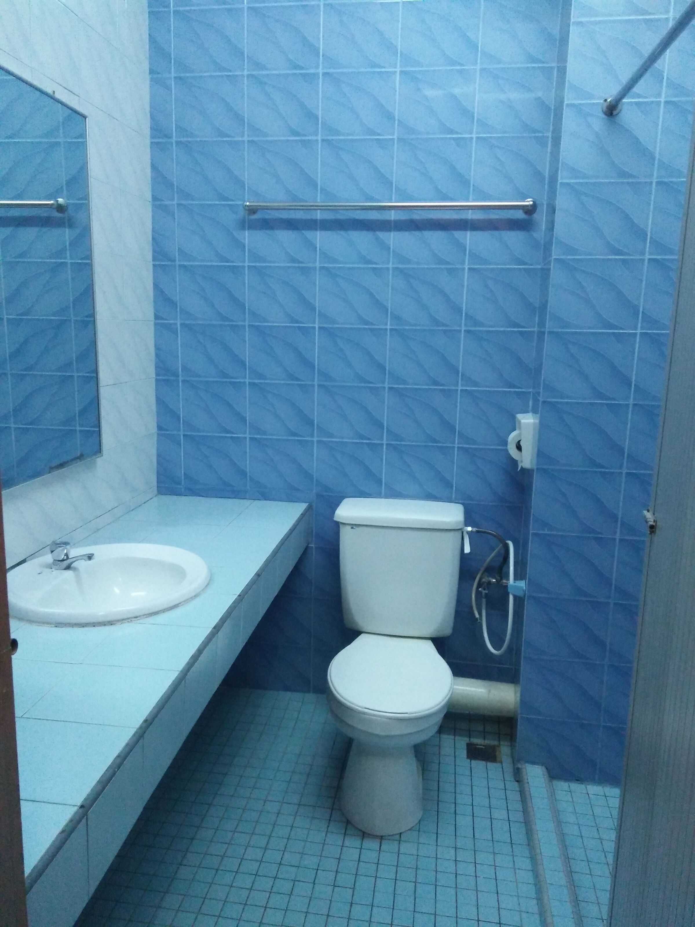 standard double or twin room (no elevator) | bathroom | shower, free toiletries, towels