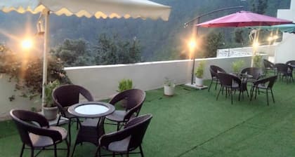 Hotel Kausani Retreat