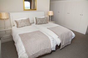 Maison Confort, 4 chambres, non-fumeurs, vue partielle sur l'océan | 4 chambres, décoration personnalisée, ameublement personnalisé
