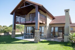 Front of property - Villa 4 (Knysna)