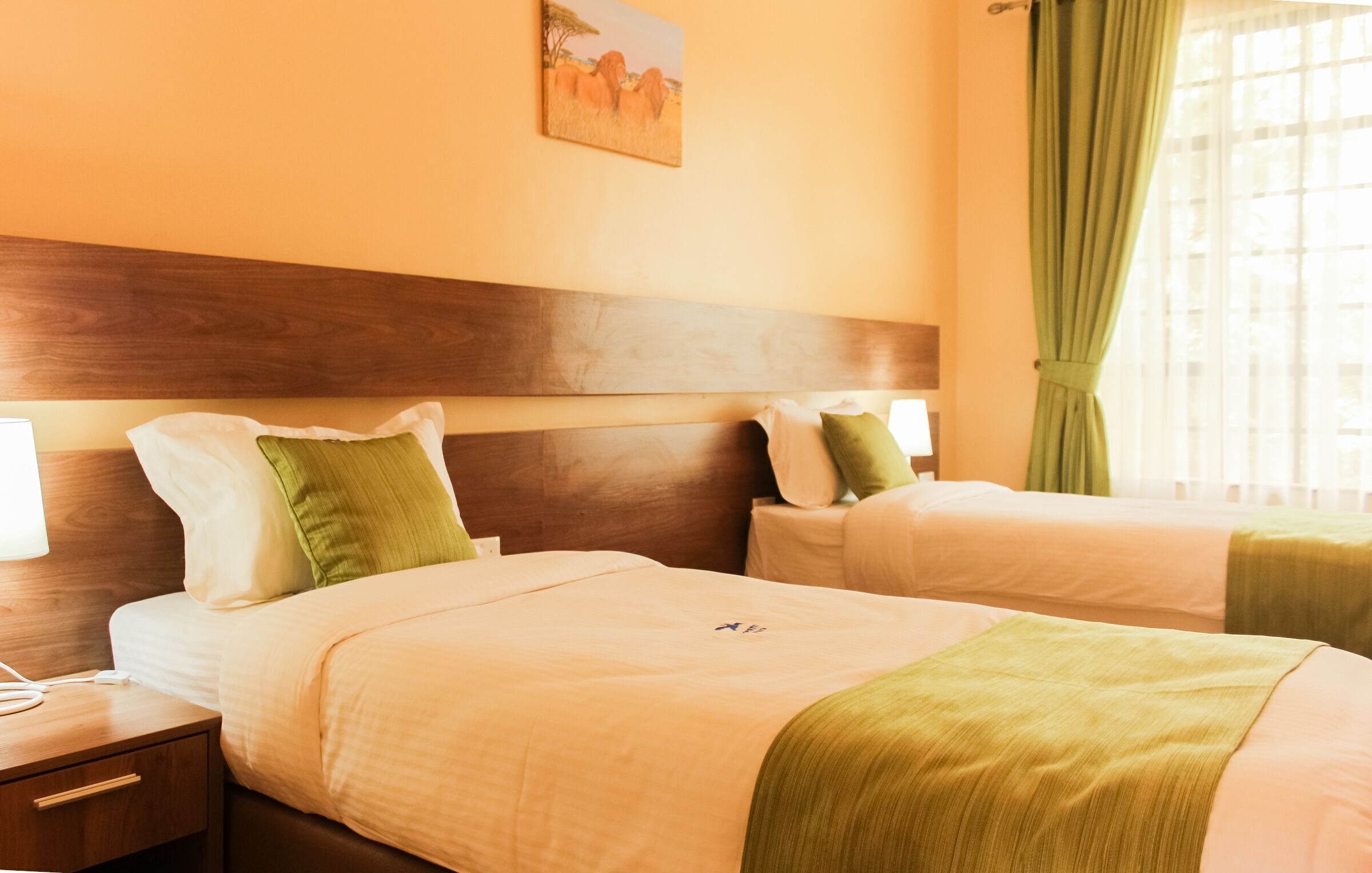 Egyptian cotton sheets, premium bedding, desk, free WiFi