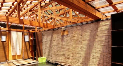 Guesthouse Tomoshibi - Hostel