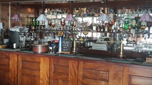 Bar (on property) - Seaward Hotel (Weston-super-Mare)