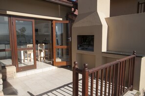 Classic Villa, Multiple Beds, Non Smoking, Golf View | Terrace/patio - Villa 9 (Knysna)