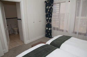 Classic Villa, Multiple Beds, Non Smoking, Golf View