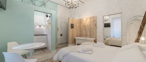 Iron/ironing board, free WiFi, bed sheets