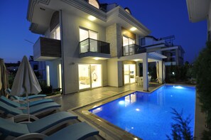 Front of property – evening/night - Villa Onur (Fethiye)