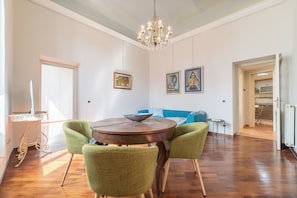 Apartment, 2 Bedrooms | Living room