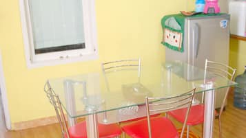 Villa, 3 Bedrooms | In-room dining