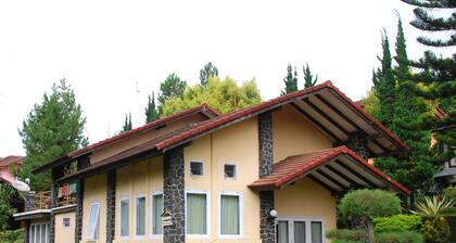 Villa ChavaMinerva Istana Bunga-Lembang