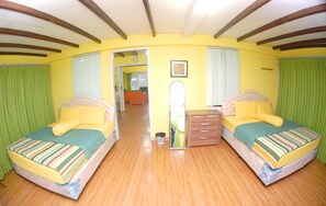 3 bedrooms, rollaway beds, free WiFi