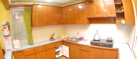 Villa, 3 Bedrooms | Private kitchenette | Fridge, stovetop, rice cooker