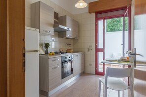 Villa, 2 Schlafzimmer | Eigene Küche | Großer Kühlschrank, Ofen, Herdplatte, Espressomaschine