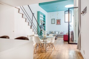 Apartment, 2 Schlafzimmer | Wohnbereich