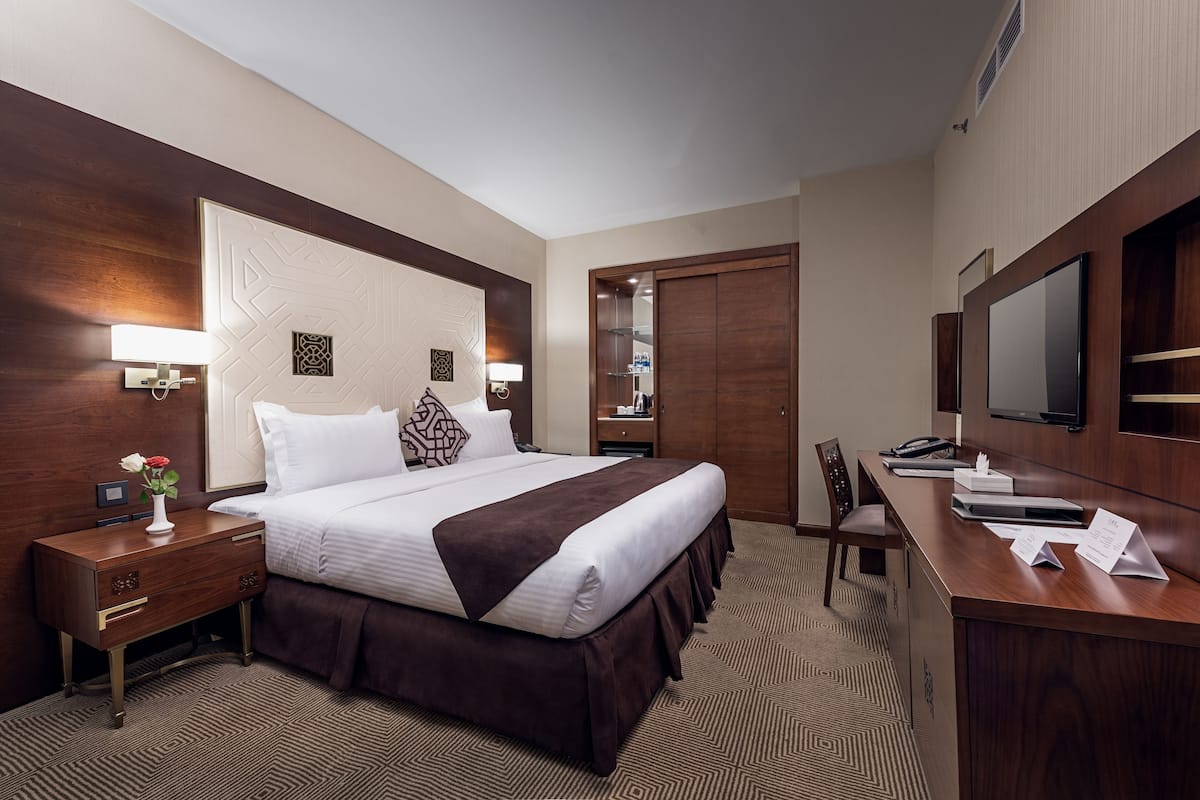 Minibar, in-room safe, desk, laptop workspace