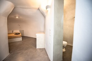Estudio estándar | 1 dormitorio, caja fuerte, tabla de planchar con plancha y wifi gratis