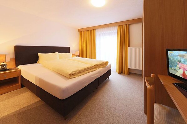 In-room safe, desk, rollaway beds, free WiFi