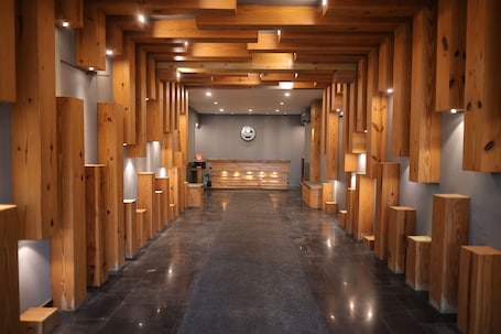 Lobby. Raja ka bagh - A Boutique hotel