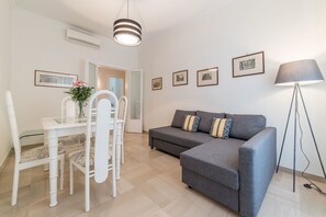 Apartment, 2 Schlafzimmer | Wohnzimmer