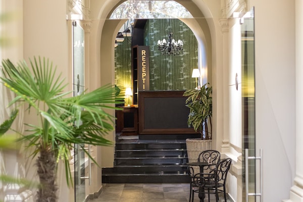 Pintu masuk interior